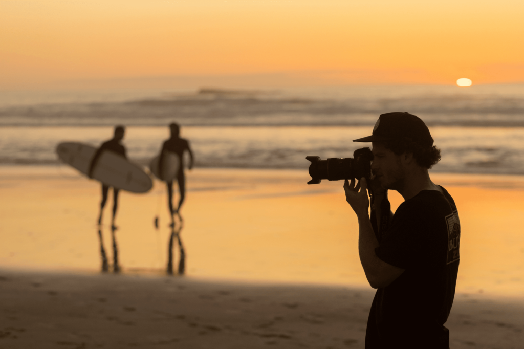 dominik baur am fotografieren